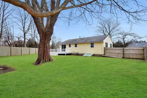 Exterior - 10 Marshview Dr, Marshfield, MA 02050 photo 7 of 11