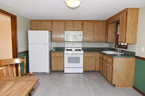Kitchen - 10 Marshview Dr, Marshfield, MA 02050 photo 2 of 2