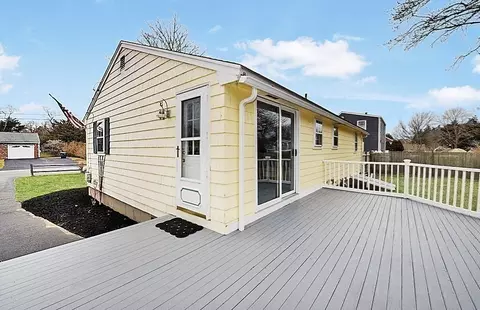Exterior - 10 Marshview Dr, Marshfield, MA 02050 photo 6 of 11
