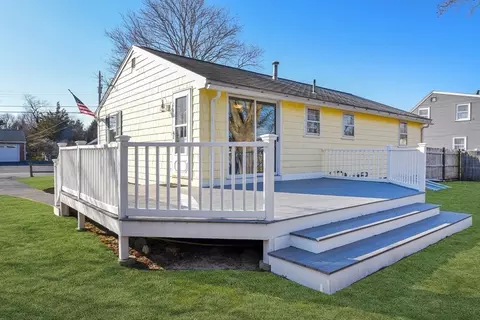 Exterior - 10 Marshview Dr, Marshfield, MA 02050 photo 5 of 11