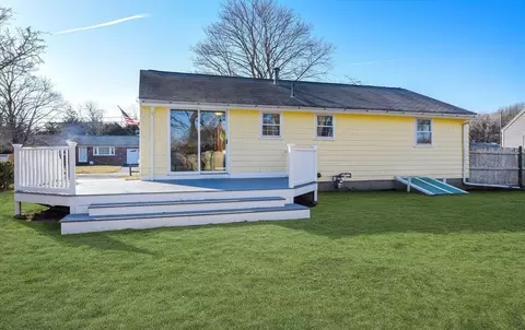 Exterior - 10 Marshview Dr, Marshfield, MA 02050 photo 4 of 11