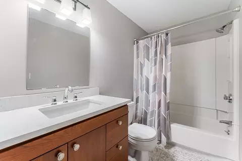 Bath - 65 Bridge St #A, Beverly, MA 01915 photo 2 of 3