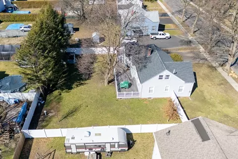 61 Saint Anthony St, Chicopee, MA 01013 photo 22