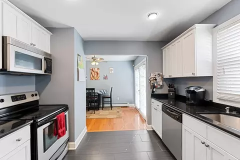 61 Saint Anthony St, Chicopee, MA 01013 photo 7