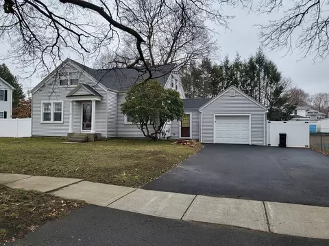 61 Saint Anthony St, Chicopee, MA 01013 photo 2