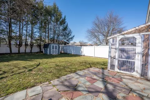 61 Saint Anthony St, Chicopee, MA 01013 photo 19