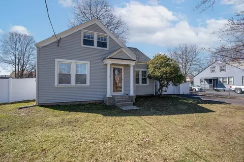 61 Saint Anthony St, Chicopee, MA 01013