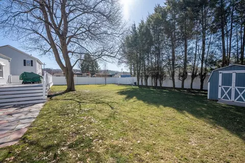 61 Saint Anthony St, Chicopee, MA 01013 photo 20