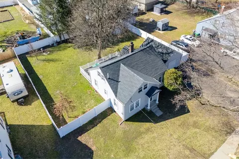 61 Saint Anthony St, Chicopee, MA 01013 photo 23