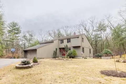 52 Harrison Cir, Rowley, MA 01969