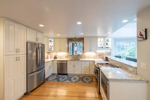 Kitchen - 52 Harrison Cir, Rowley, MA 01969 photo 2 of 4