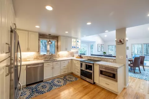 Kitchen - 52 Harrison Cir, Rowley, MA 01969 photo 3 of 4