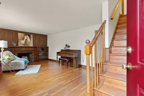 Entry Way - 17 Sturges Rd, Reading, MA 01867 photo 1 of 1