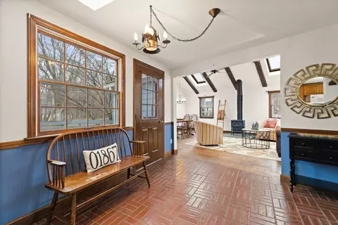 Exterior - 17 Sturges Rd, Reading, MA 01867 photo 5 of 9