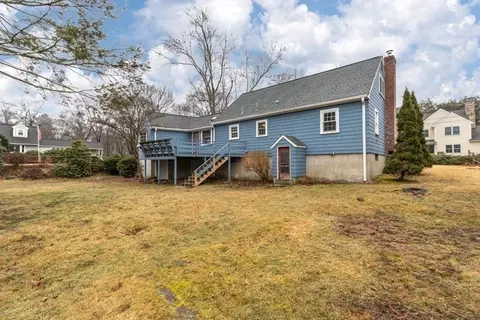 Exterior - 17 Sturges Rd, Reading, MA 01867 photo 8 of 9