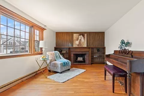 Living - 17 Sturges Rd, Reading, MA 01867 photo 2 of 6