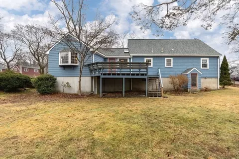 Exterior - 17 Sturges Rd, Reading, MA 01867 photo 6 of 9