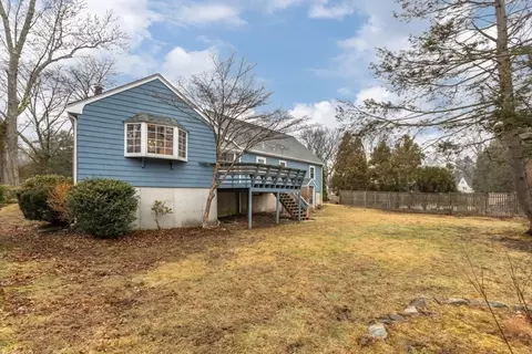 Exterior - 17 Sturges Rd, Reading, MA 01867 photo 7 of 9