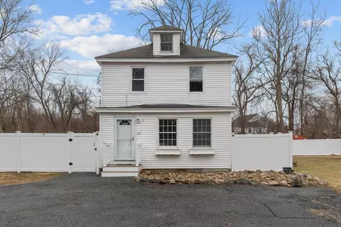 162 Townsend Ave, Lowell, MA 01854