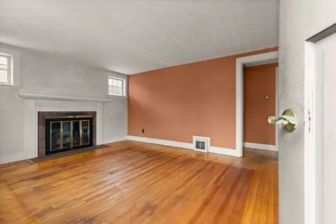 Living - 59 Springvale Rd, Reading, MA 01867 photo 1 of 6