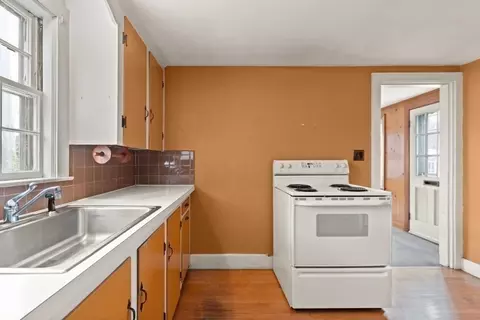 Kitchen - 59 Springvale Rd, Reading, MA 01867 photo 3 of 4