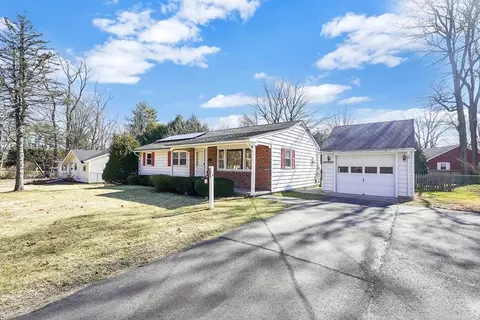 35 Hatfield St, Northampton, MA 01060