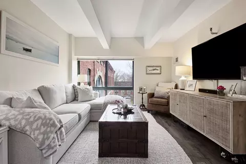 42 Eighth St #3401, Boston, MA 02129