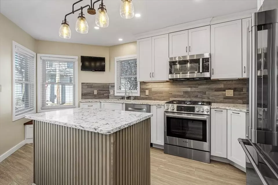 24 School St D, Hull, MA 02045 30 Photos Movoto