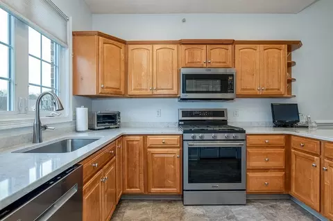 Kitchen - 25 Delcor Dr #25, Walpole, MA 02081 photo 3 of 3