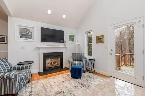 Living - 25 Delcor Dr #25, Walpole, MA 02081 photo 3 of 9