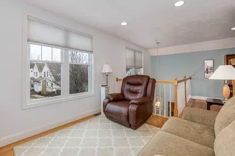 Living - 25 Delcor Dr #25, Walpole, MA 02081 photo 6 of 9