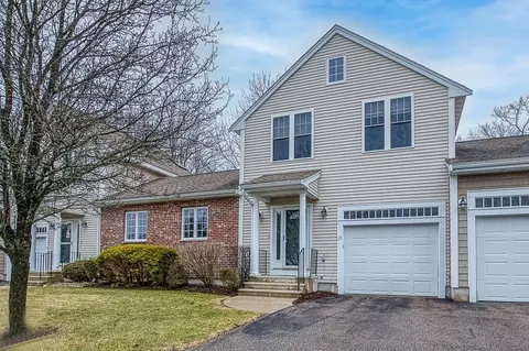 25 Delcor Dr #25, Walpole, MA 02081