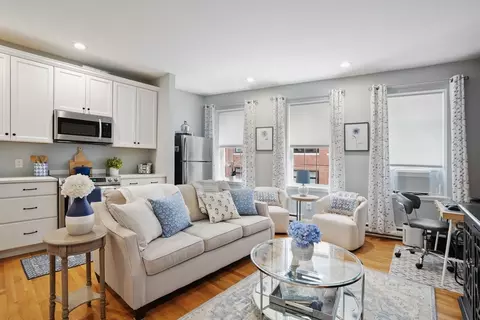 342 North St #4A, Boston, MA 02113