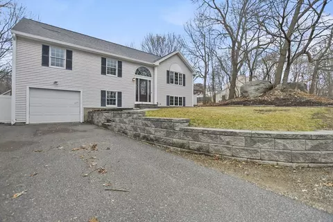 45 Clinton Ave, Saugus, MA 01906