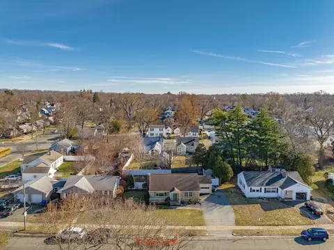333 Surrey Rd, Springfield, MA 01118 photo 38
