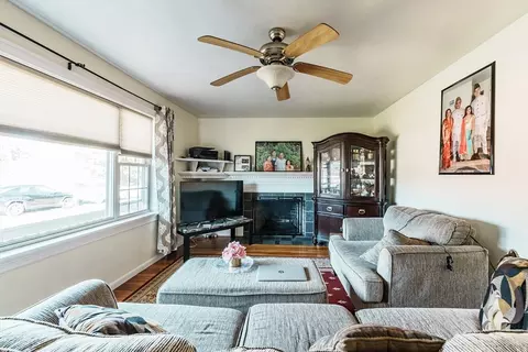 333 Surrey Rd, Springfield, MA 01118 photo 5