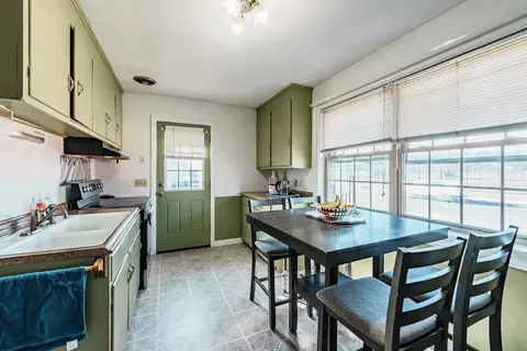 333 Surrey Rd, Springfield, MA 01118 photo 20