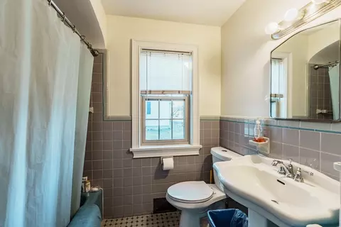 333 Surrey Rd, Springfield, MA 01118 photo 18