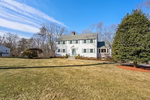 8 Raleigh Rd, Dover, MA 02030