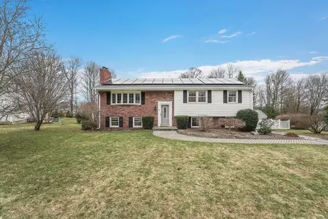 1 Robbern Rd, Hopkinton, MA 01748