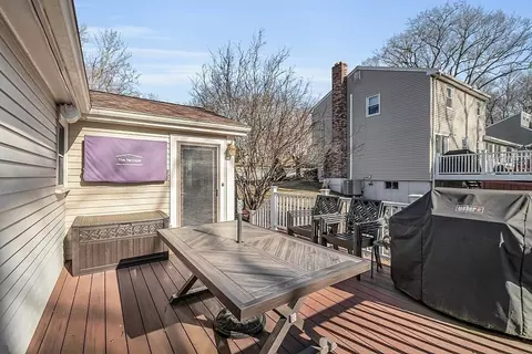 Exterior - 62 Longfellow Rd, Reading, MA 01867 photo 6 of 12
