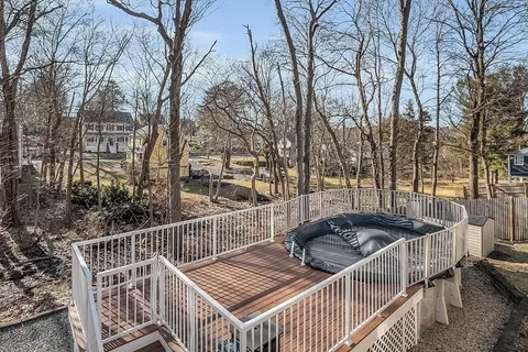 Exterior - 62 Longfellow Rd, Reading, MA 01867 photo 8 of 12