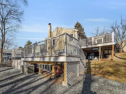 Exterior - 62 Longfellow Rd, Reading, MA 01867 photo 11 of 12