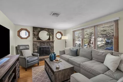 Living - 62 Longfellow Rd, Reading, MA 01867 photo 1 of 6