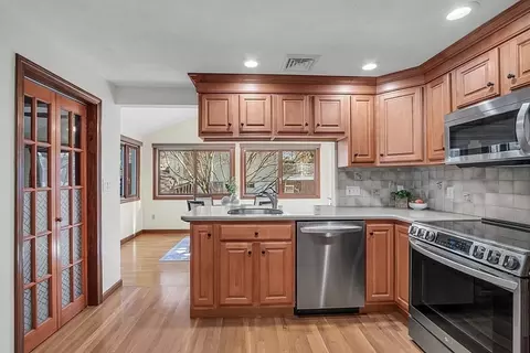 Kitchen - 62 Longfellow Rd, Reading, MA 01867 photo 2 of 5