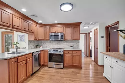 Kitchen - 62 Longfellow Rd, Reading, MA 01867 photo 1 of 5