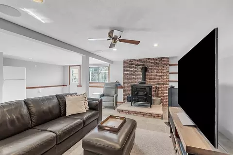 Living - 62 Longfellow Rd, Reading, MA 01867 photo 5 of 6