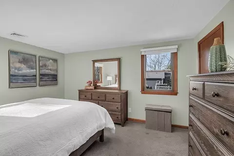 Bedroom - 62 Longfellow Rd, Reading, MA 01867 photo 3 of 5