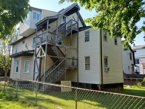 47 Lansing Pl, Springfield, MA 01108 photo 2