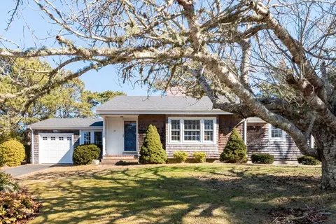 42 Norcross Cir, Chatham, MA 02659